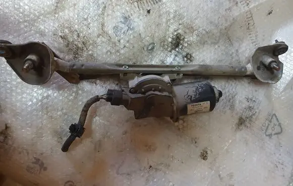 Toyota Corolla E120 E130 Front wiper linkage and motor 851100F020 02J21A1660 MS1592007241