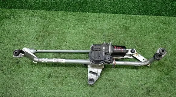 Volkswagen Tiguan Front wiper linkage and motor 5NB955023