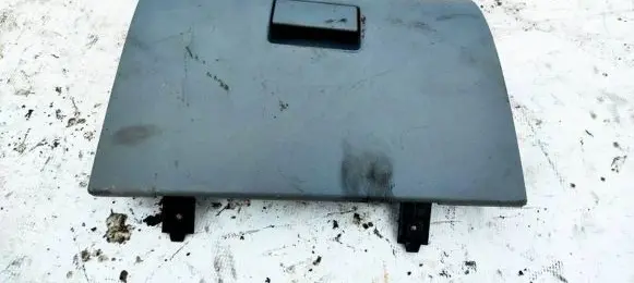 Glove box