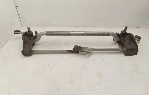 Front wiper linkage