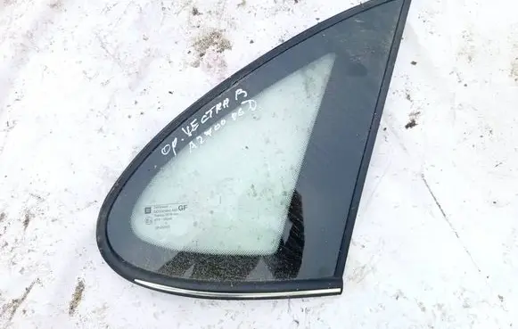 Opel Vectra B Rear side window as2