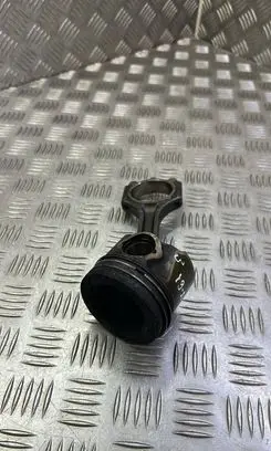 KIA Ceed Piston with connecting rod 