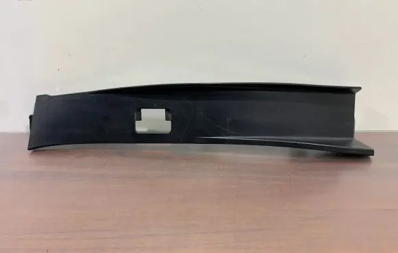 Subaru Ascent Rear/tail light trim molding 3685092