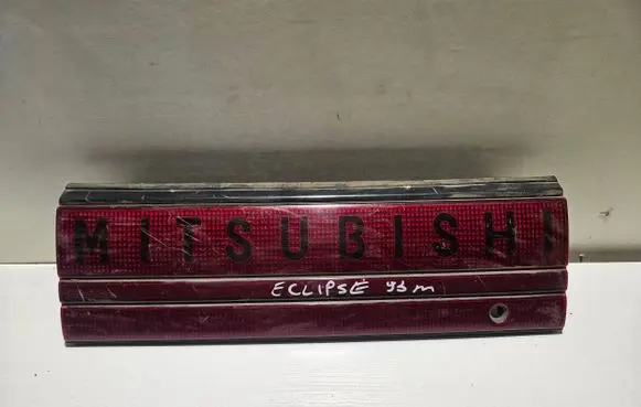 Mitsubishi Eclipse Rear light center trim bar blend MB479056 MB479058