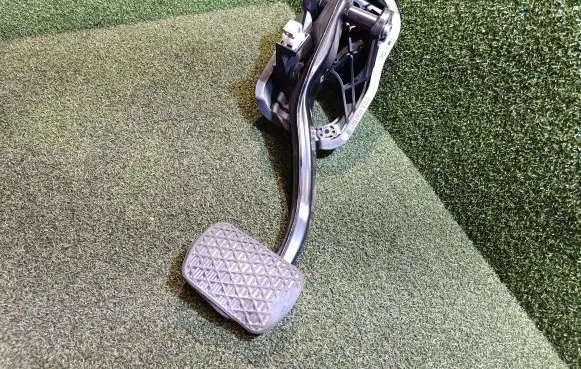 Mercedes-Benz S W222 Brake pedal A2222920115 1232910082