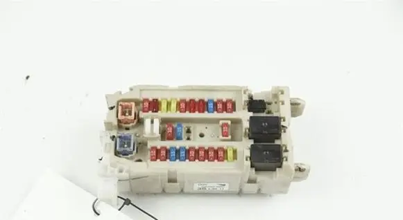 Isuzu D-Max Fuse box set
