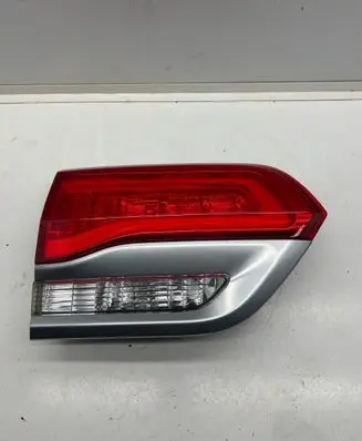 Jeep Grand Cherokee Tailgate rear/tail lights 053117A HTC4051 P68236137AB