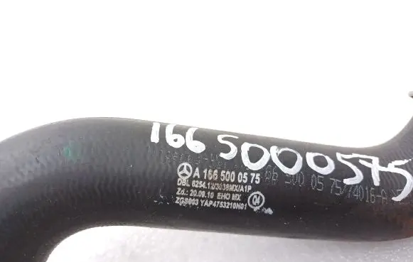 Mercedes-Benz GLE (W166 - C292) Engine coolant pipe/hose A1665000575