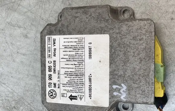 Volkswagen Touran I Airbag control unit/module 1T0909605C
