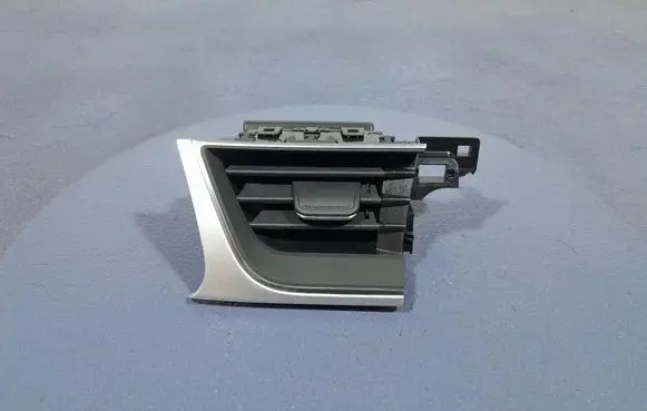 Renault Captur Dashboard side air vent grill/cover trim 687603363R