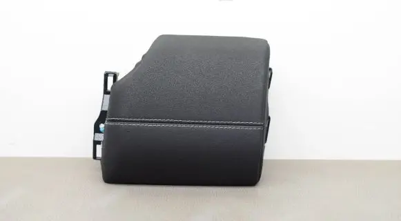 Land Rover Range Rover Evoque L538 Dashboard glove box trim BJ3204304DAW