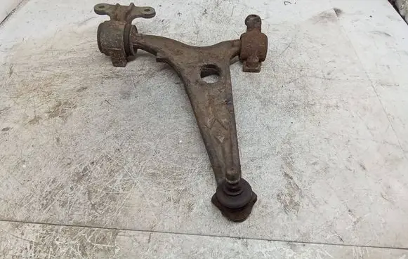 Citroen C8 Front lower control arm/wishbone