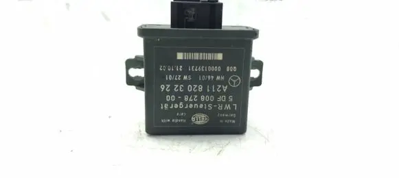 Mercedes-Benz E W211 Light module LCM A2118203226 0000139731
