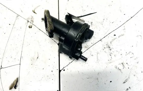 Ford Mondeo MK II Vacuum pump 93BB2A451AB 93BB-2A451-AB