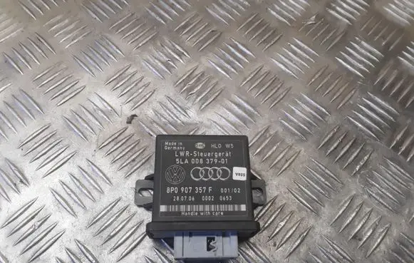 Audi Q7 4L Light module LCM 8P0907357F 5LA00837901