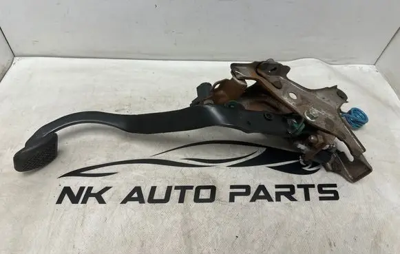 Toyota Auris E180 Clutch pedal 101215