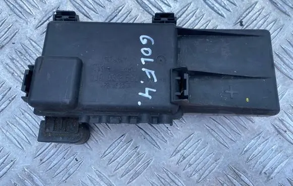 Volkswagen Golf IV Fuse module 1J0937550