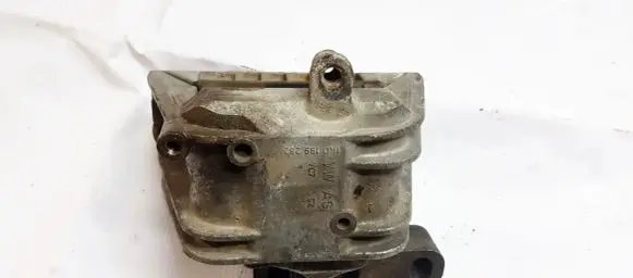 Skoda Octavia Mk2 (1Z) Engine mount bracket 1K0199262