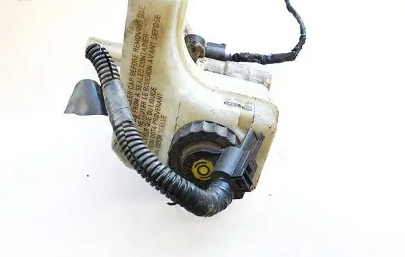 Volkswagen PASSAT B6 Master brake cylinder 5N0945459A