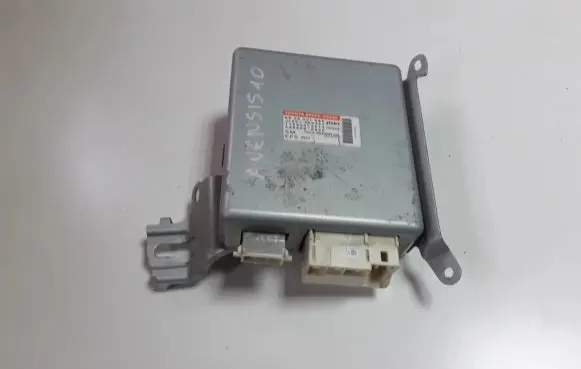 Toyota Avensis T270 Power steering control unit/module 8965005090