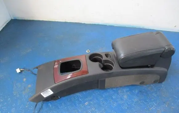Cadillac CTS Armrest