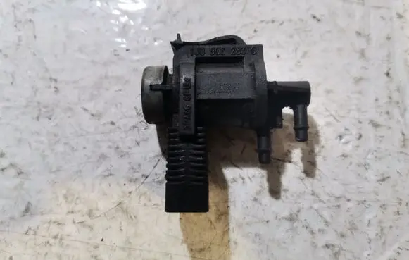 Audi A4 S4 B6 8E 8H Vacuum valve 1J0906283C