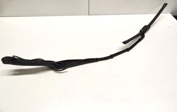 Tesla Model 3 Front wiper blade arm 107672900B