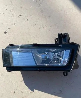 Volkswagen Touran II Front fog light 5TA941662