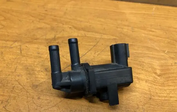 Subaru Forester SG Turbo solenoid valve 1362003000 16102AA380