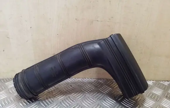 KIA Soul Air intake duct part 282102K000