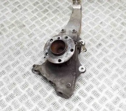 Front wheel hub