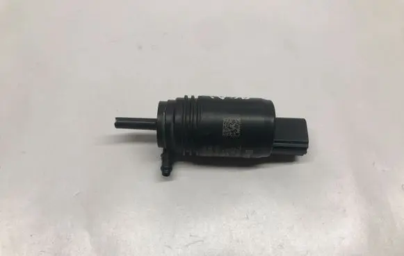 BMW M3 F80 Windscreen/windshield washer pump 7345885