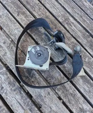 Mazda 3 I Front seatbelt