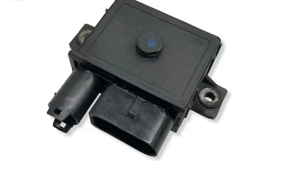 Mercedes-Benz E W211 Glow plug pre-heat relay A6461532579