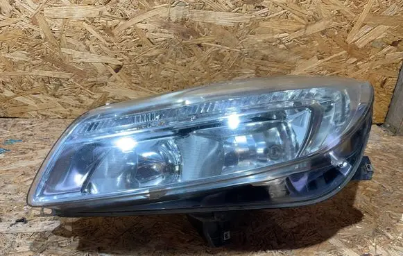Opel Insignia A Headlight/headlamp 13226782 S2510F070-M