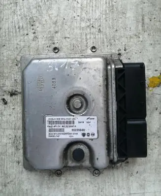 Opel Combo D Engine control unit/module 55255949