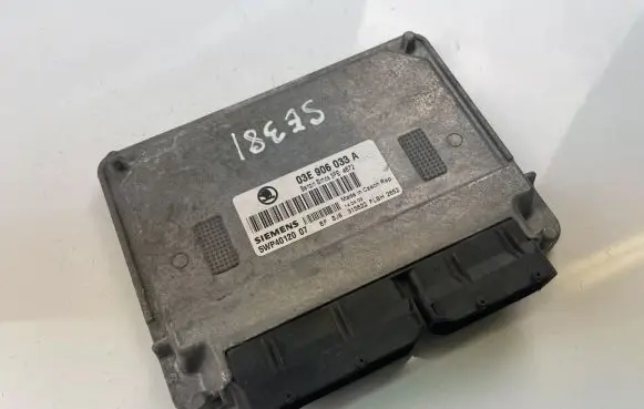 Skoda Fabia Mk1 (6Y) Engine control unit/module ECU 03E906033A