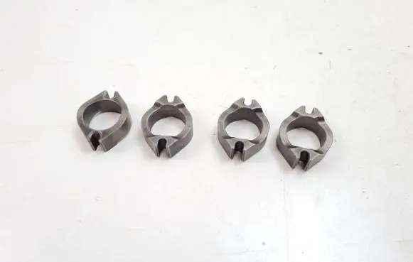 Subaru Forester SG Fuel Injector clamp holder 