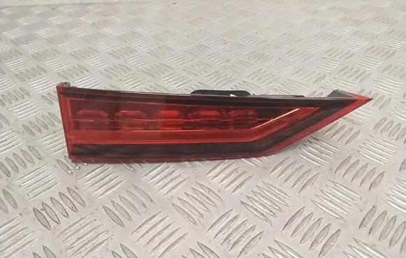 Volvo V60 Tailgate rear/tail lights 32228904