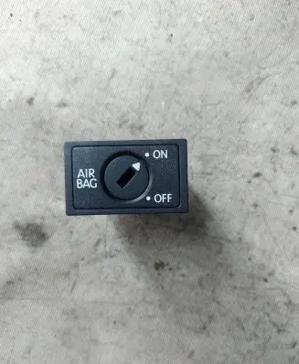 Volkswagen Touran I Passenger airbag on/off switch 1Y0919228A