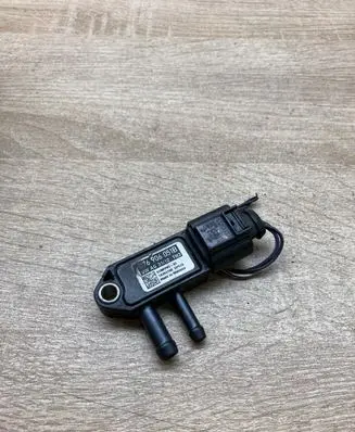 Volkswagen Golf VI Exhaust pressure sensor 076906051B