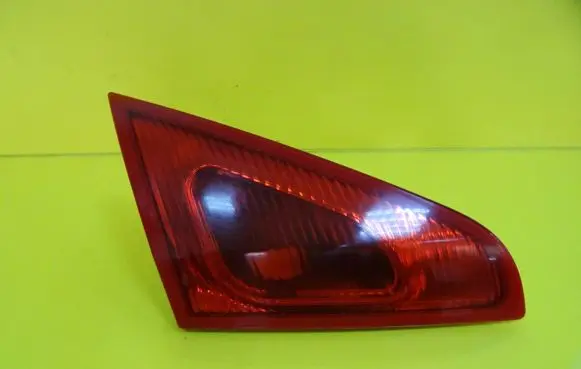 Mitsubishi Colt Tailgate rear/tail lights MN105623