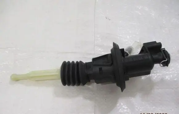 Peugeot Expert Clutch slave cylinder 9809425480