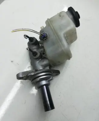 Toyota RAV 4 (XA30) Master brake cylinder 7J0719 35330035