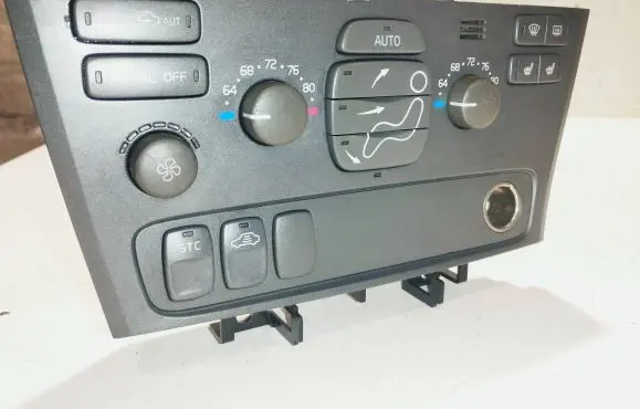 Volvo XC70 Climate control unit 8691952 M603AC00028