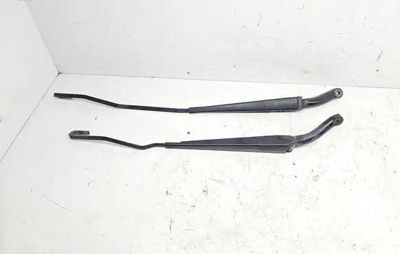 Volvo V70 Front wiper blade arm 8624243 8624246