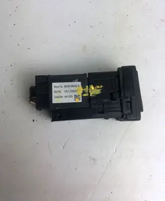Toyota Hilux (AN10, AN20, AN30) USB socket connector 861900k030