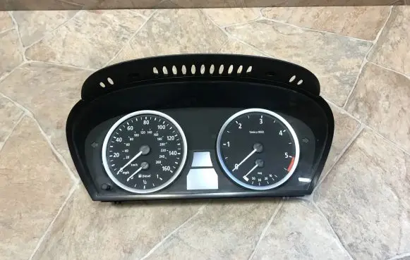 BMW 5 E60 E61 Speedometer (instrument cluster) 6983154