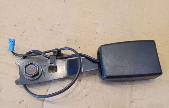 Mitsubishi Colt Front seatbelt buckle A4548600385 603472100 MN140662