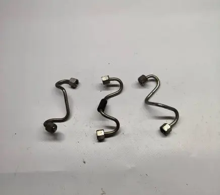 Infiniti FX Fuel injector supply line/pipe 